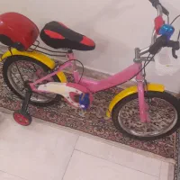 دوچرخه دخترونه.|دوچرخه، اسکیت، اسکوتر|بومهن, |دیوار