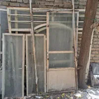 درب وپنجره فلزی سبک وسنگین رنگ شده باشیشه