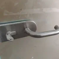 شیشه سکوریت مات یا یراق کامل|مصالح و تجهیزات ساختمان|تهران, بلوار کشاورز|دیوار