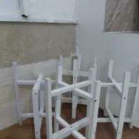 چهار عدد پایه گلدان دو طبقه وگلدان سفالی بزرگ