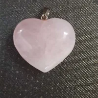 سنگ قلبی رز کوارتز
