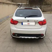 کویک r سفید مشکی پارس خودریی