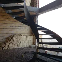 طراحی وساخت پله های گرد فلزی با بیش از 20سال تجربه|خدمات پیشه و مهارت|اصفهان, قلعه نو|دیوار