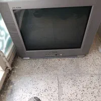 یک عددتلویزیون۲۴اینچ با دستگاه دیجیتال