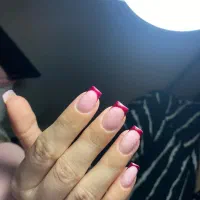 کاشت وترمیم ناخن|خدمات آرایشگری و زیبایی|قم, شهرک امام حسین|دیوار