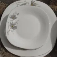 با سلام دو سرویس ظرف ب همراه چهار تا دیس