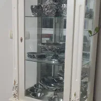 بوفه و ساعت سفید طلایی
