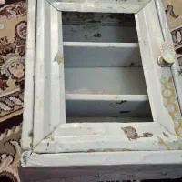 قفسه دیواری جای دارو