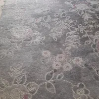 یک تخته فرش دستبافت به همراه ۲ تا ماشینی.