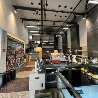 اجاره مغازه ۳۵۰ متر در ۳/۵ طبقه فعال ایرانشهر