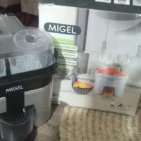 اب پرتقال گیری نو همراه با جعبه|آبمیوه‌گیر و آب‌مرکبات‌گیر|هشتگرد, فاز ۱ مهستان|دیوار