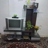 تلویزیون ومیز