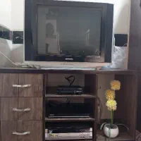 تلویزیون و میز تلویزیون