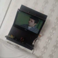 باسلام یک عدد تلویزیون سالم سالم پشتش باز نشده