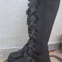 بوت بلند|کیف، کفش، کمربند|بومهن, |دیوار