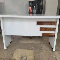 میز اداری سفید دو کشویی|میز تحریر و کامپیوتر|شاهین‌شهر, خانه کارگر|دیوار
