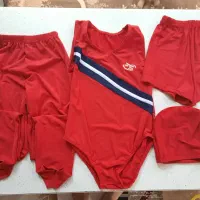 لباس ژیمناستیک و کیف ورزشی