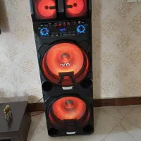 باند سالم با رقص نور و دو تا بلند گو