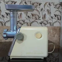 چرخ‌گوشت‌سالم‌ومرتب‌می‌باشد