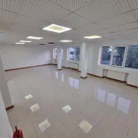 دفتر کار بزرگ و مدرن، خیابان اصلی