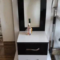 دو عدد تخت و یک عدد پاتختی