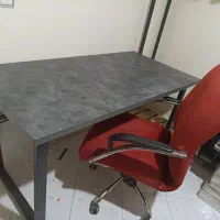 میز و صندلی و کمد لباس