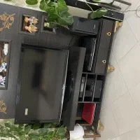 میز تلویزیون محکم و زیبا در حد نو