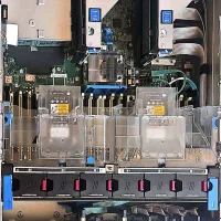 سرور dl G10 380 در حد نو