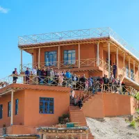 استخدام نیروی خدماتی برای بومگردی همراه بامکان