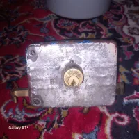 قفل‌درخانه