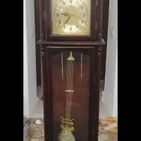 ساعت دیواری ایستاده