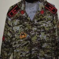 تعدادی لباس نظامی