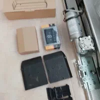 اپراتور درب شیشه‌ای