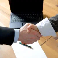 استخدام بازاریاب آقا وخانم