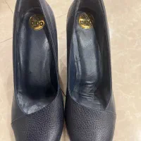 کفش پاشنه دار چرم کاملا نو