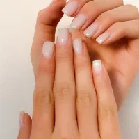 کاشت ناخن فقط باهزینه مواد|خدمات آرایشگری و زیبایی|اصفهان, همدانیان|دیوار