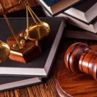 وکیل پایه یک دادگستری