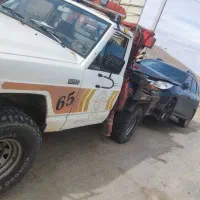 یدک کش و جرثقیل