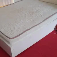 یک عدد تخت دونفره همراه با کفی وتشک فنری طبی راحت|تخت و سرویس خواب|میاندوآب, |دیوار