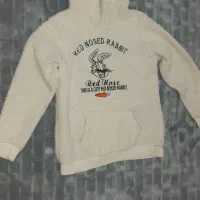 مقداری لباس در حد نو