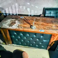 تعدادی میز ومبل باهم میفروشم همگی نوهست