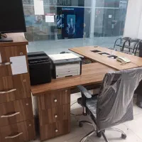 میز اداری و کنفرانس