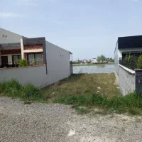 زمین۱۶۰متری دو طرف ساخته شده٪قابل ساخت