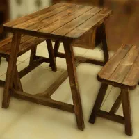 میز و نیمکت چوبی