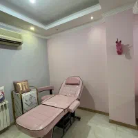 اجاره تخت برای لاین مژه وآرایش دائم وخدمات زیبایی