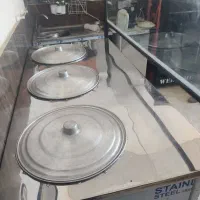 کانتر گرم غذا....میز و صندلی