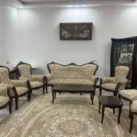 یک دست مبل 9 نفره و یک دست نهارخوری 8 نفره