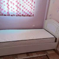 تخت یک نفره