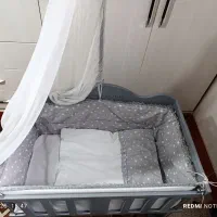 تخت نوزادی کنار مادر دره شهر