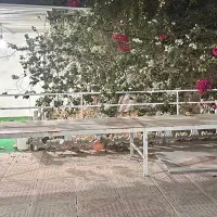تخت فلزی محکم و سنگین